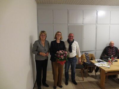 v.l.n.r.:OV-Vorsitzende Stetter, Frau Amann, Herr Robl